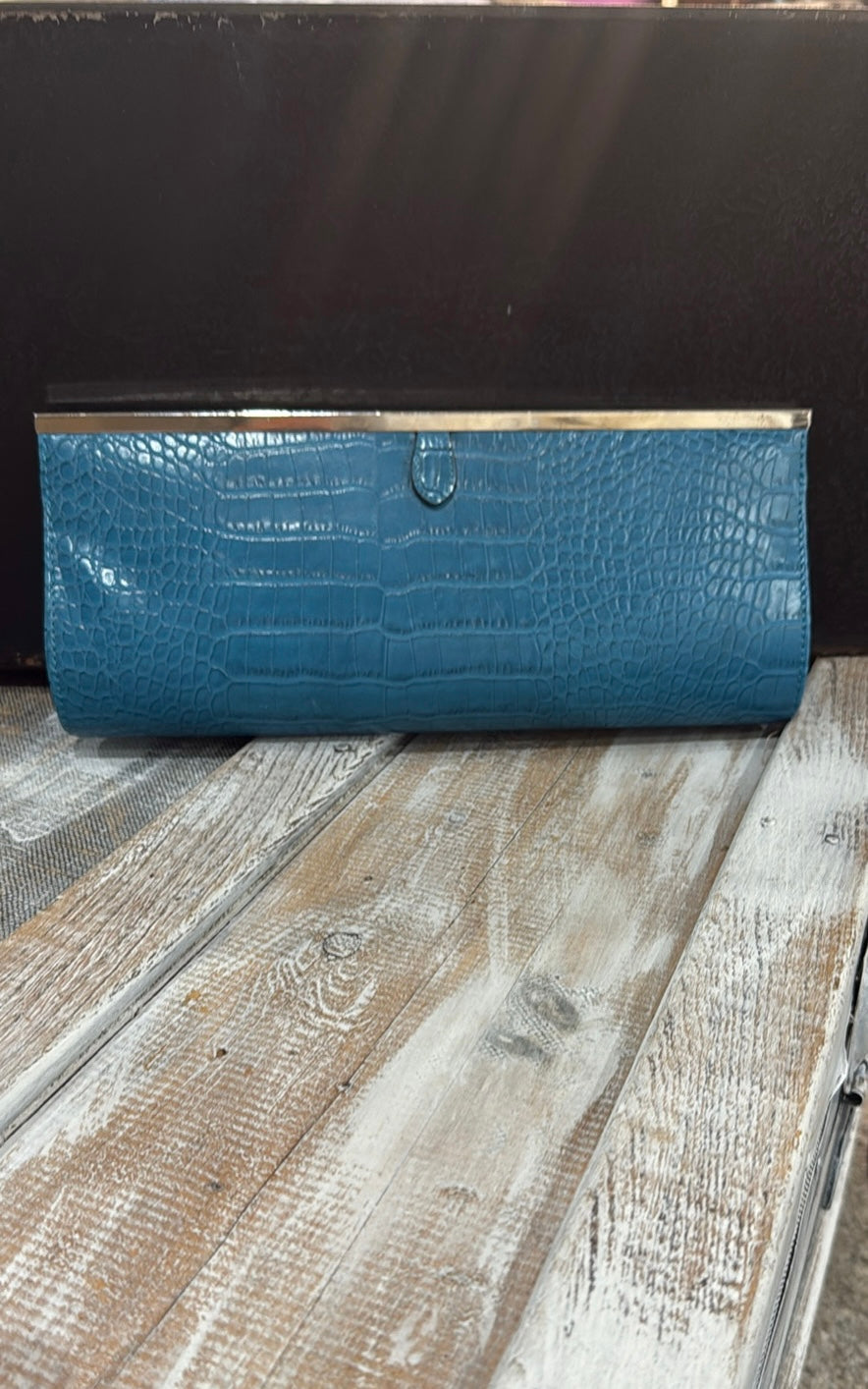 Vintage Blue Croc-Embossed Clutch with Gold Chain