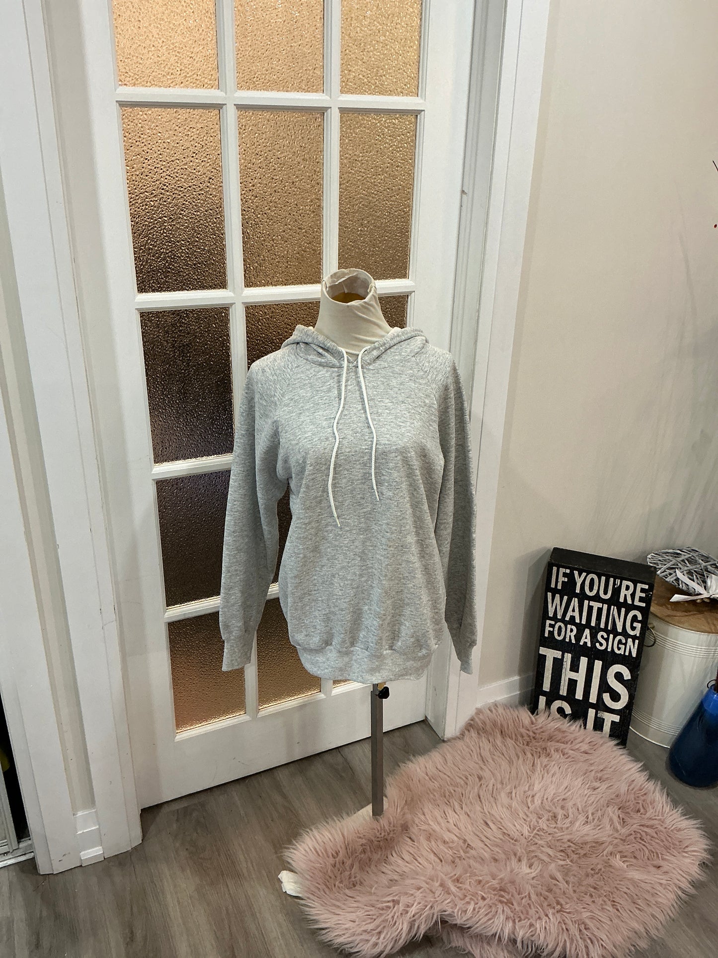 Classic Gray Pullover Hoodie – Cougar, Size Medium