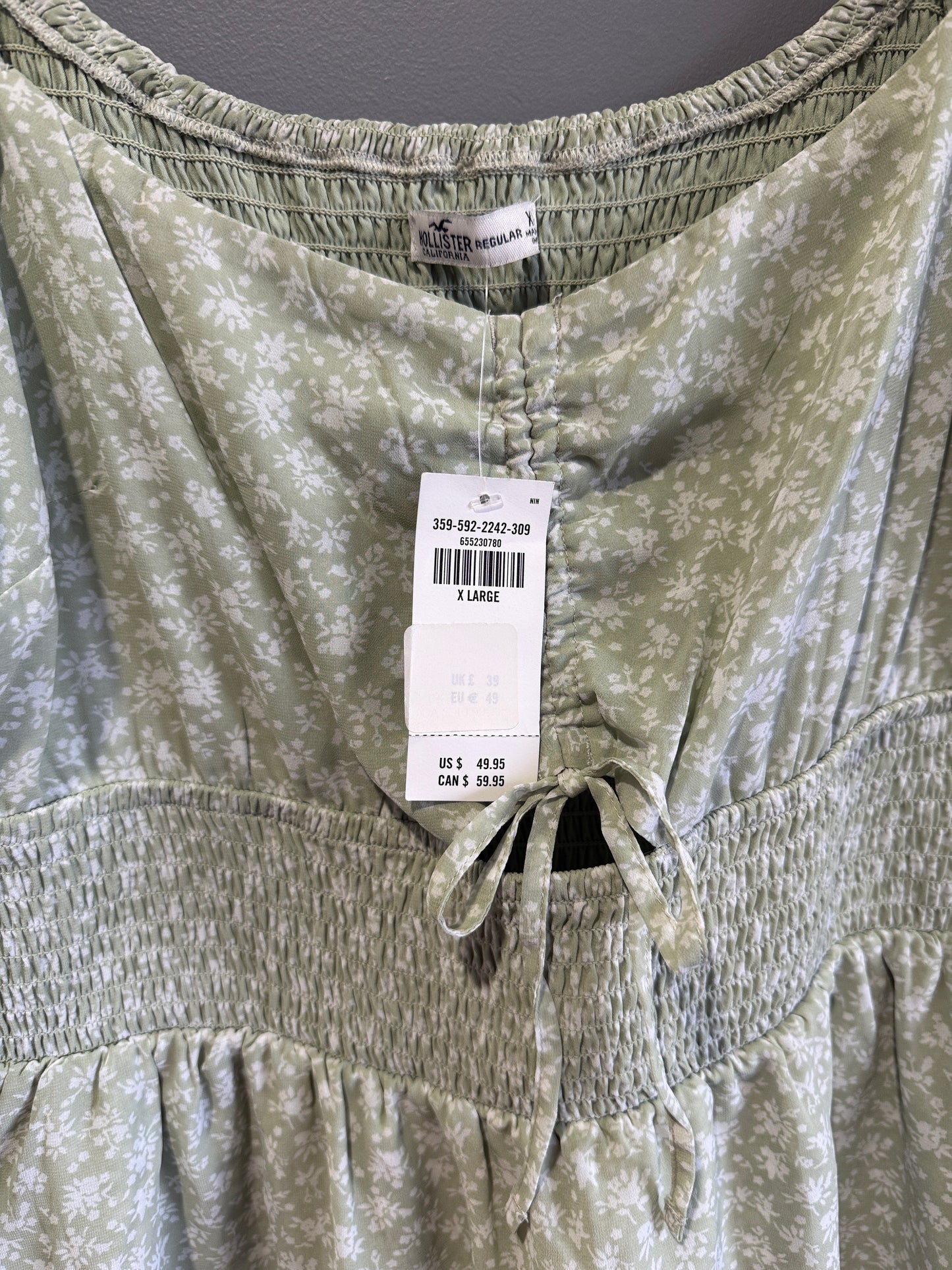 Hollister Smocked Waist Floral Mini Dress – Light Green (XL)