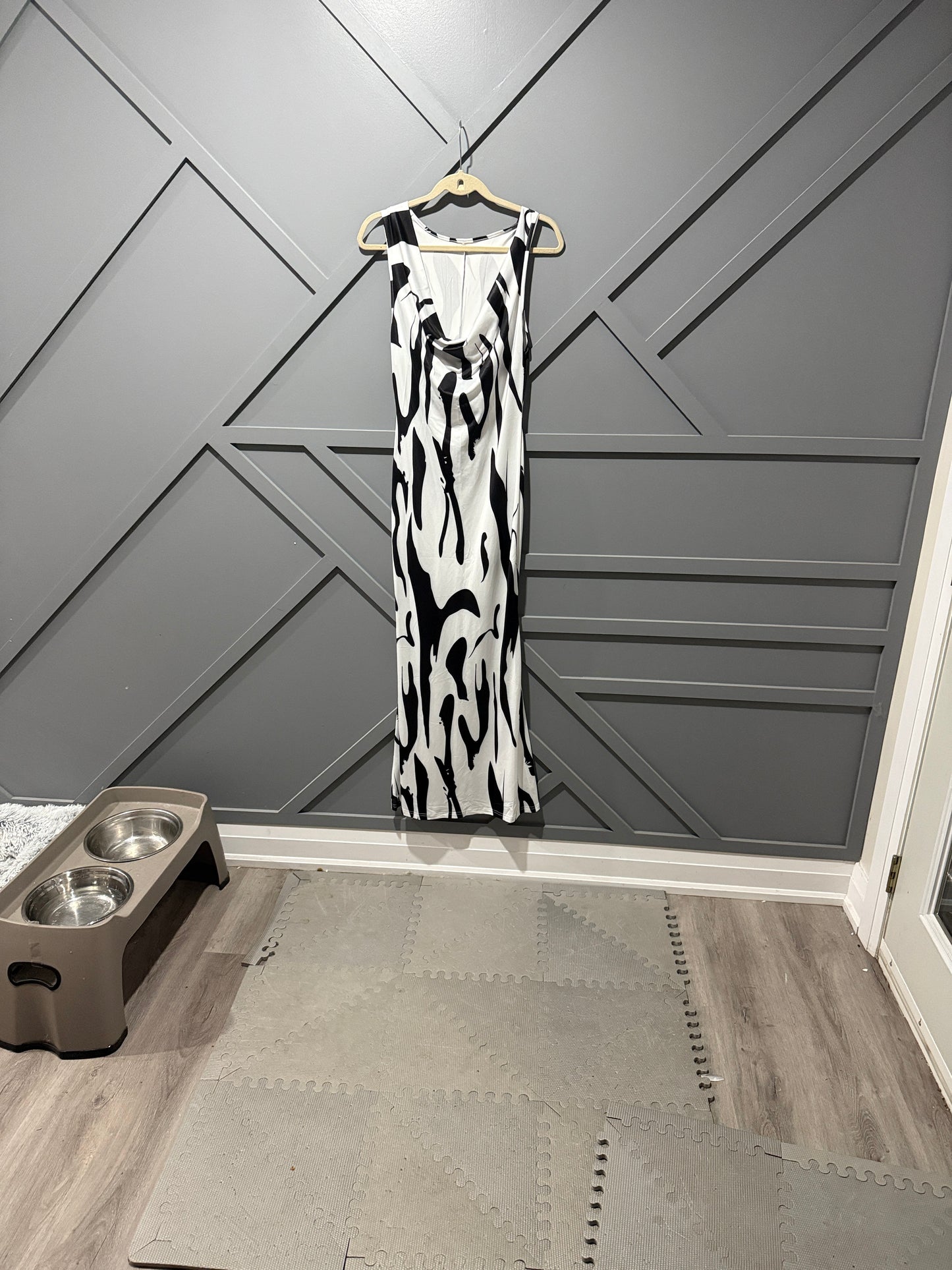 Women’s Sleeveless Black & White Tie-Dye Bodycon Midi Dress Lrg