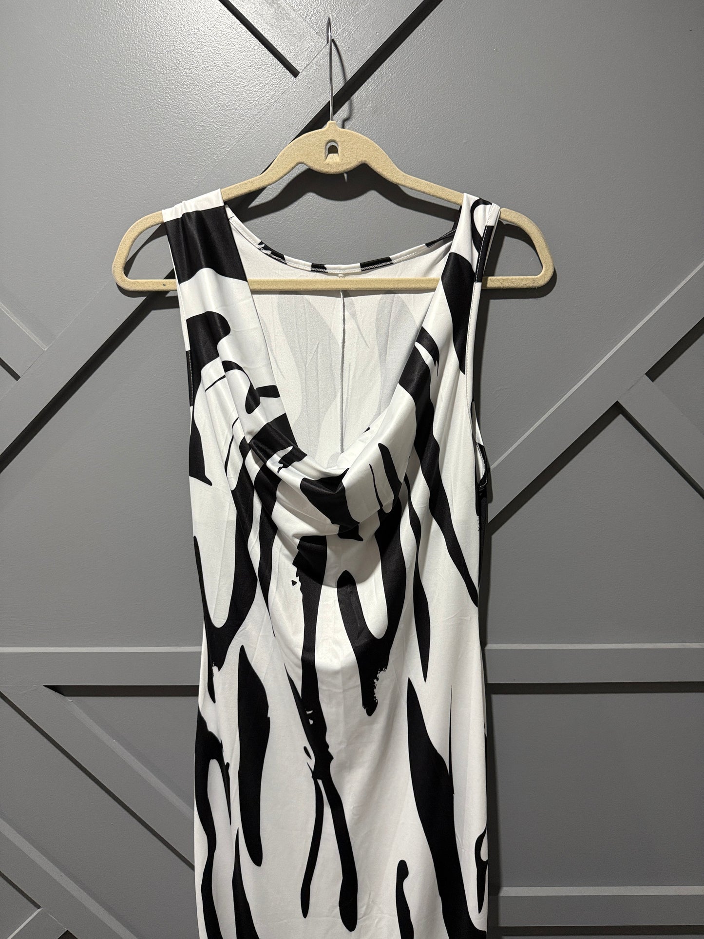 Women’s Sleeveless Black & White Tie-Dye Bodycon Midi Dress Lrg