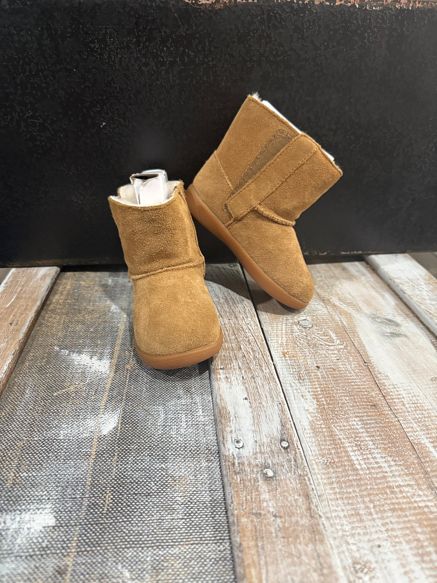 UGG T Keelan Toddler Boots – Chestnut (Size 7)